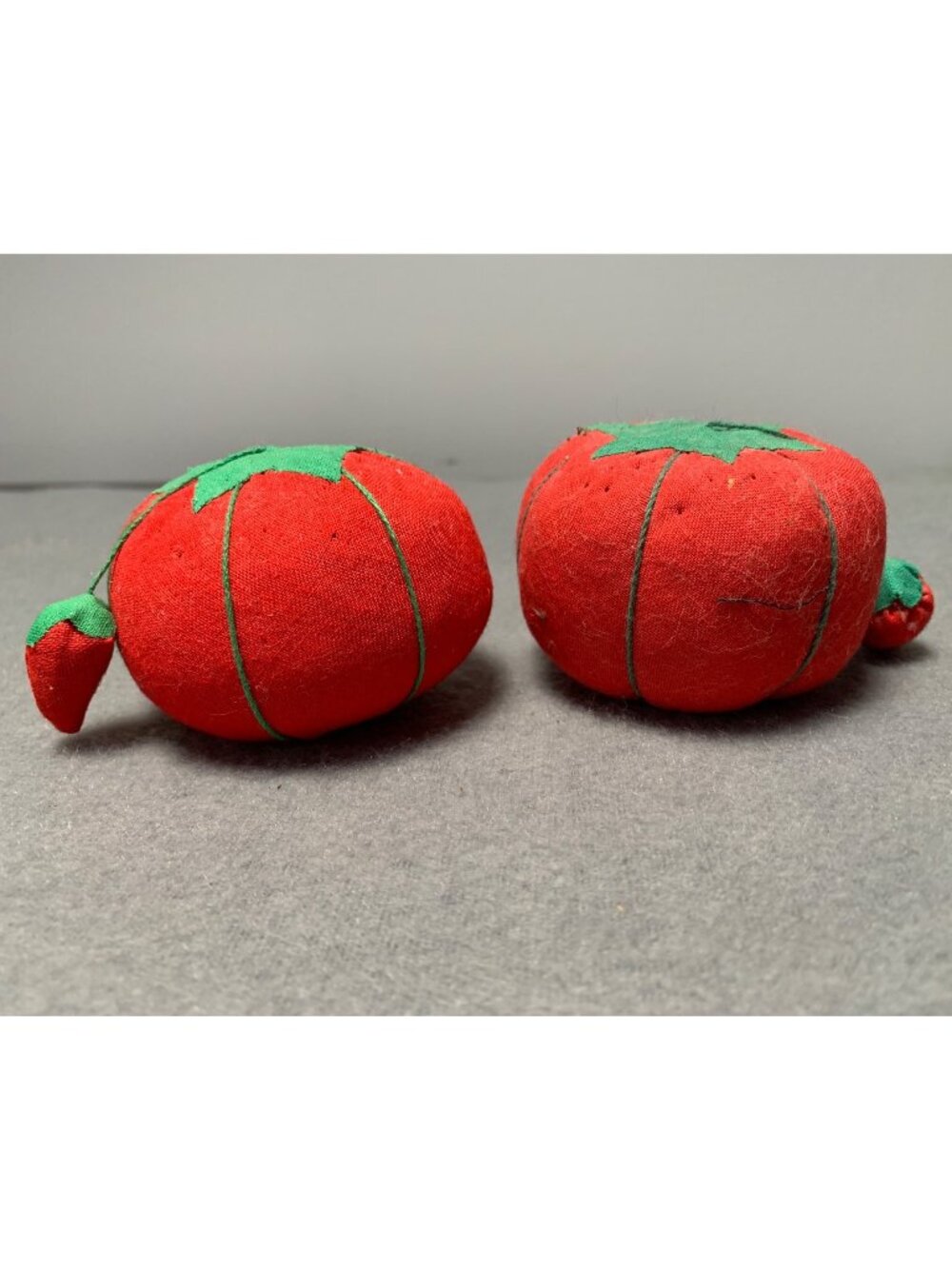 Tomato Pin Cushion Set Emery Strawberry Red Green Sewing Vintage